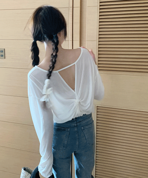 반전매력가득 루즈핏 백라인 트임꼬임 긴팔 티셔츠
